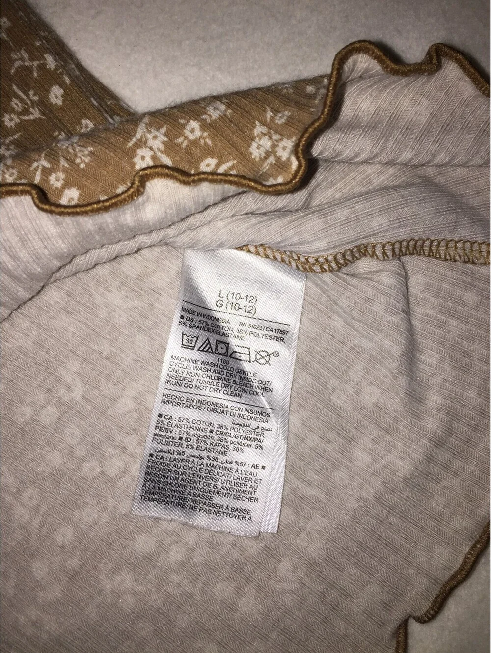 Old Navy girls brown with white flowers top ruffled hems Large neutral ditsy